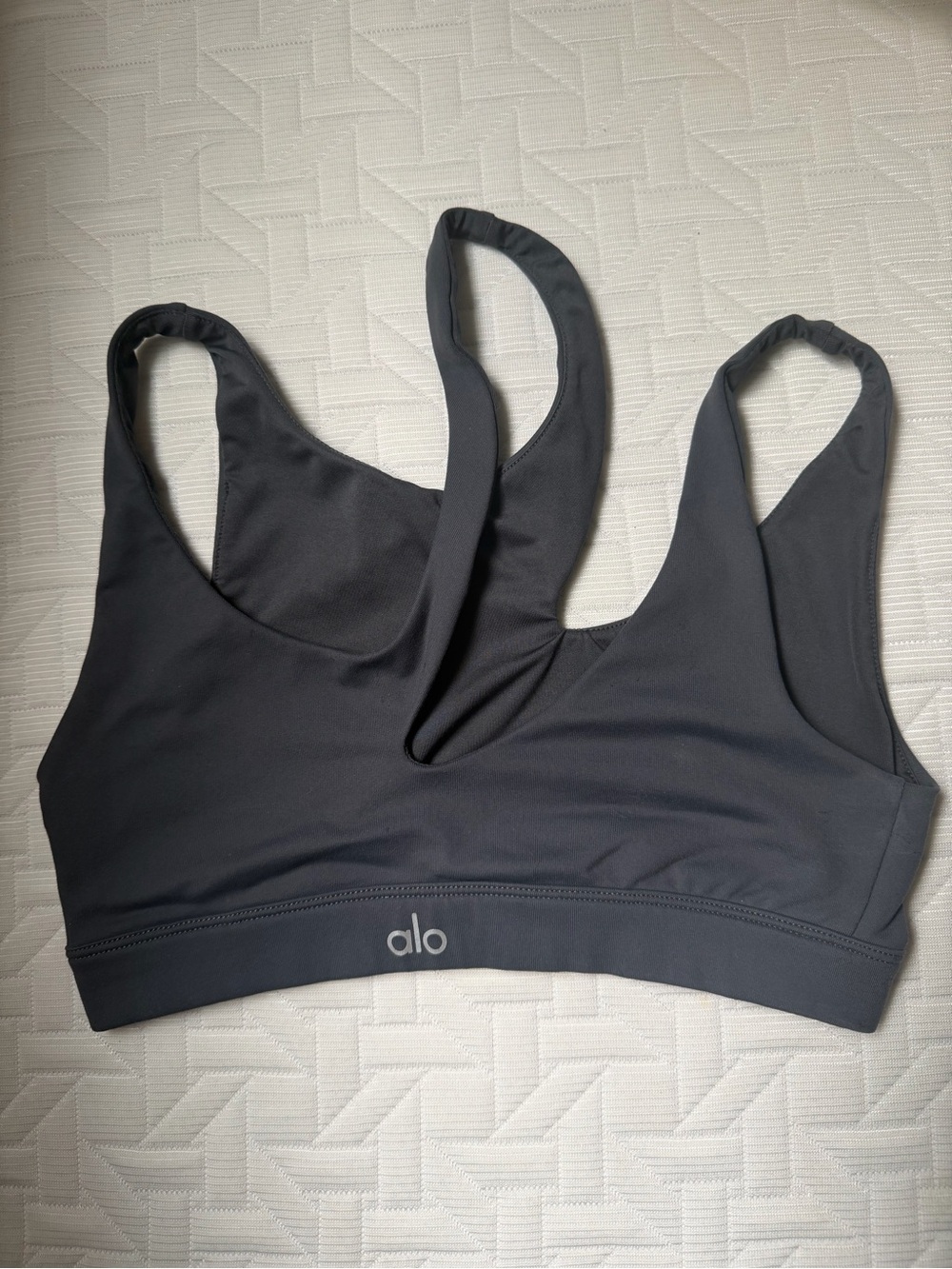 Alo Yoga Peak Cutout Sports Bra Gray